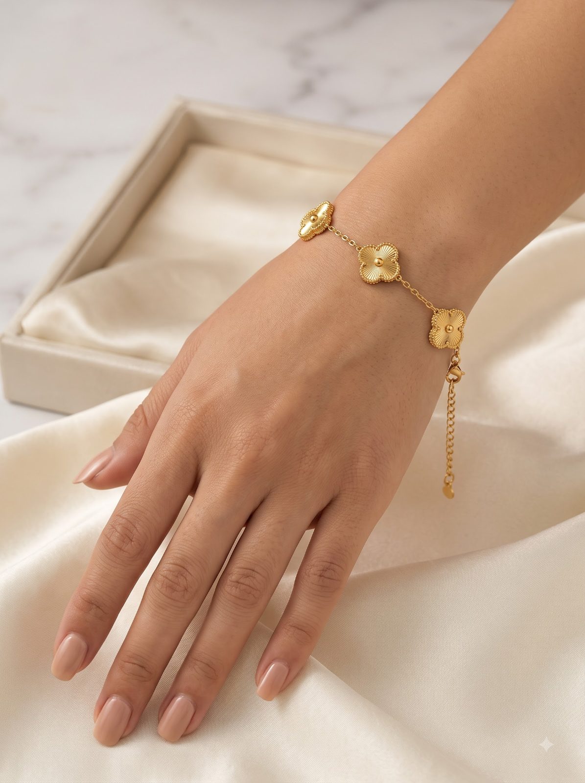 Dhyani Clover Charm Gold Link Bracelet