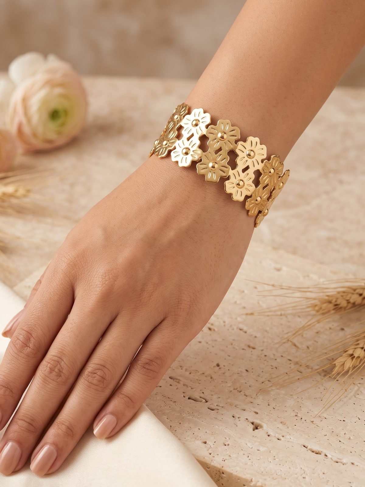 Anushka Festive Floral Pattern Bangle