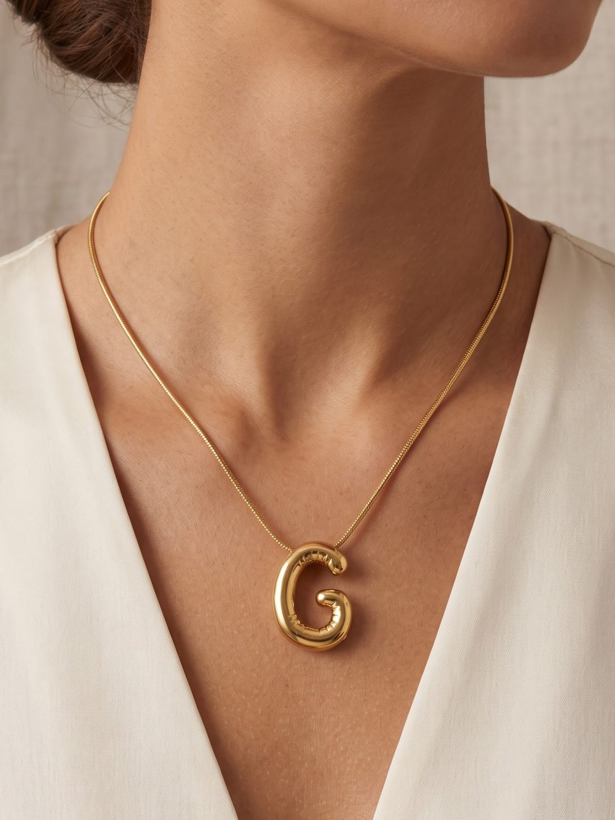 Hansika Personalized Alphabet G Necklace
