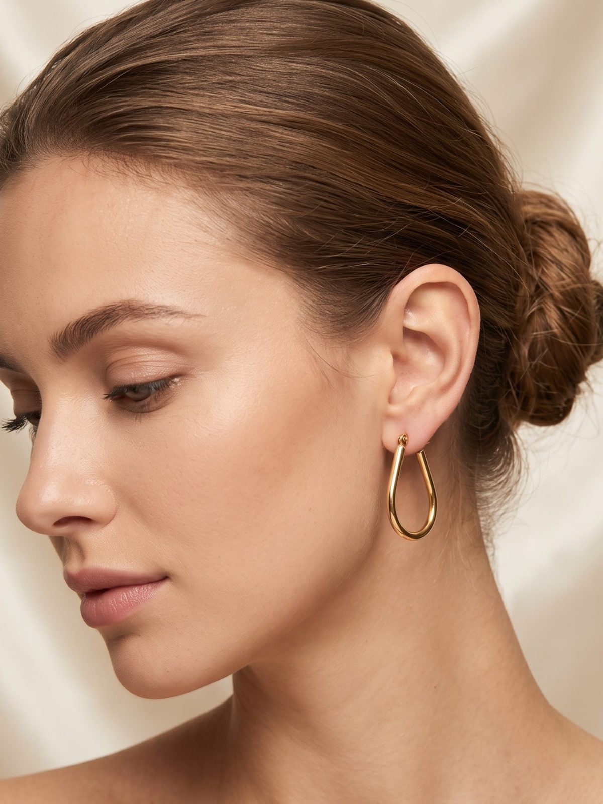 Radhika Minimalist Hoop Earrings